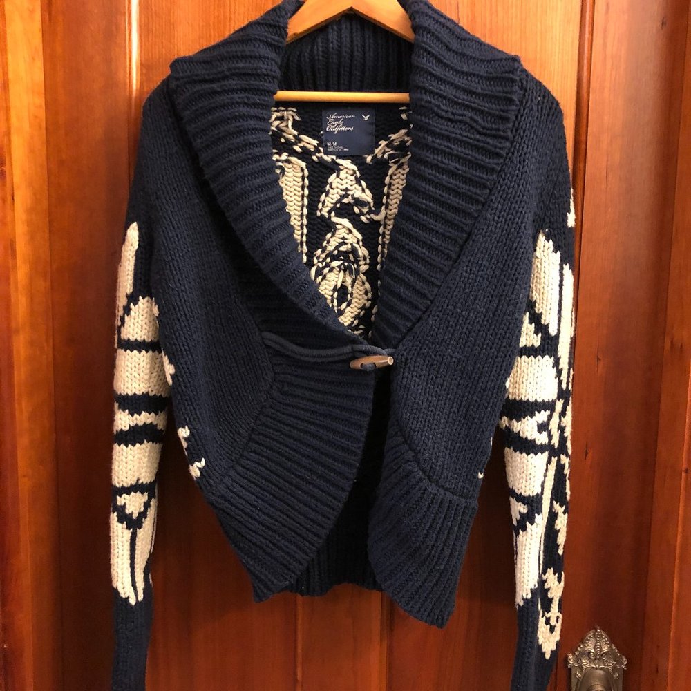 American Eagle snowflake cocoon sweater navy/white